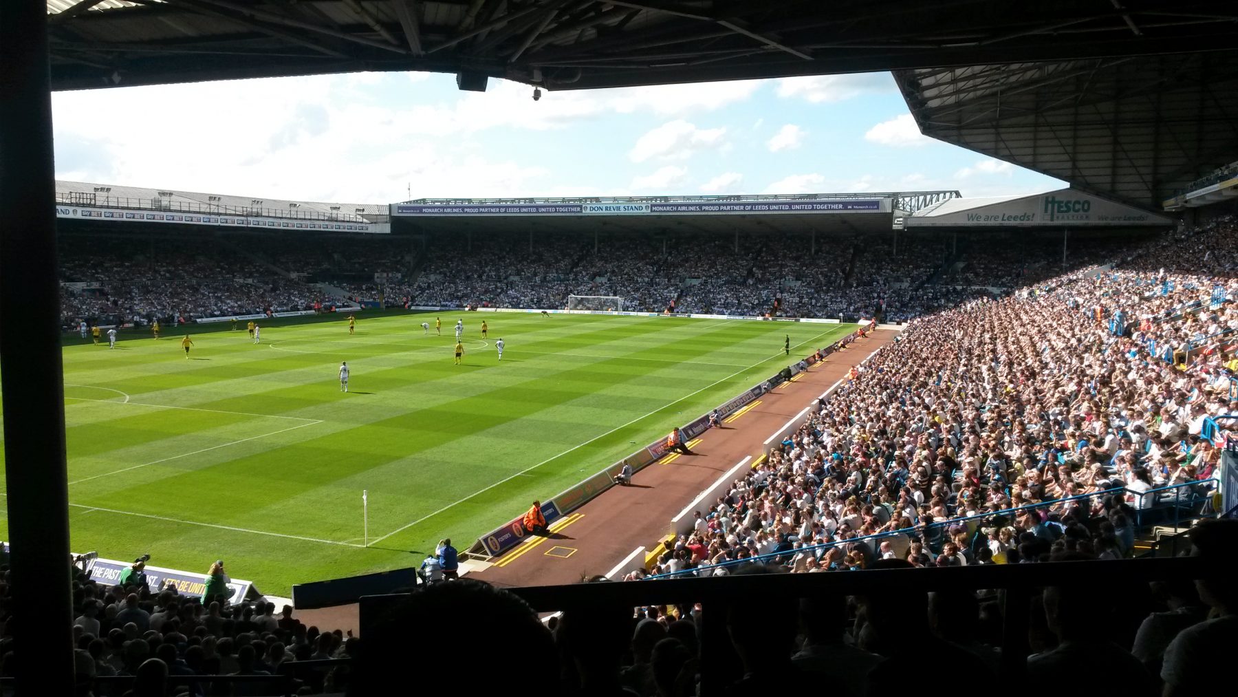 panoramic_view_of_a_packed_elland_road_stadium_from_the_south_east_corner_of_the_stadium